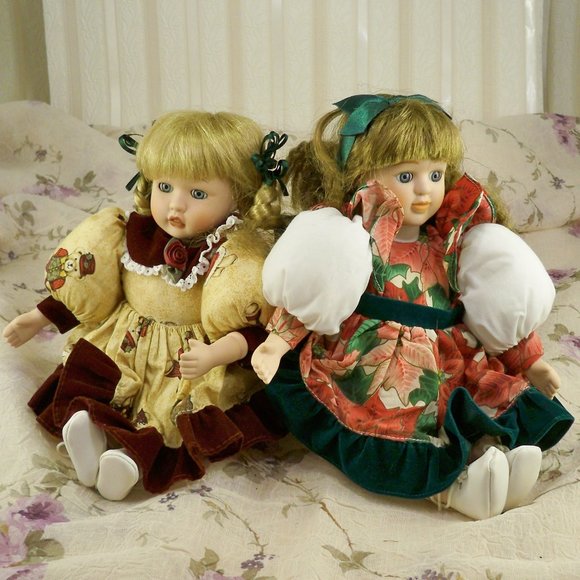 2 Anco Setting christmas Music Box Dolls - Picture 1 of 7